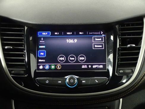 Used 2020 Chevrolet Trax LT w/ LT Convenience Package FWD image 27