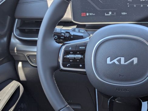 New 2026 Kia Carnival SX w/ SX Dark Edition Package image 17