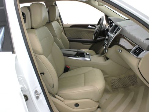 Used 2016 Mercedes-Benz GL 450 4MATIC w/ Premium I Package image 50