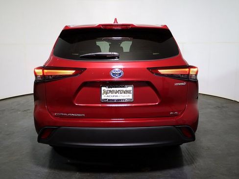 Used 2020 Toyota Highlander XLE image 10