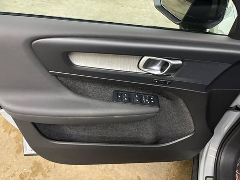 Certified 2024 Volvo XC40 B5 Plus w/ Climate Package AWD/4WD image 11