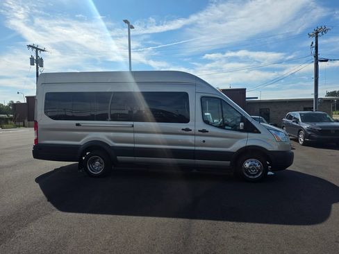 Used 2017 Ford Transit 350 XLT RWD image 2