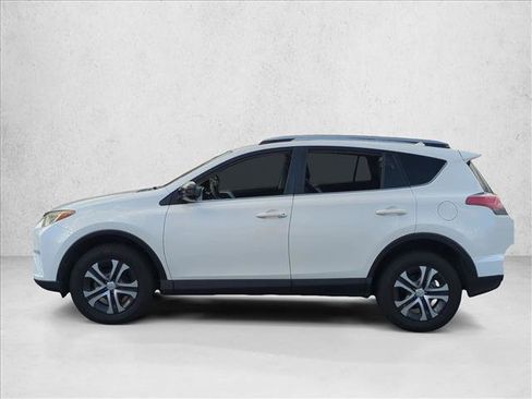 Used 2017 Toyota RAV4 LE image 8