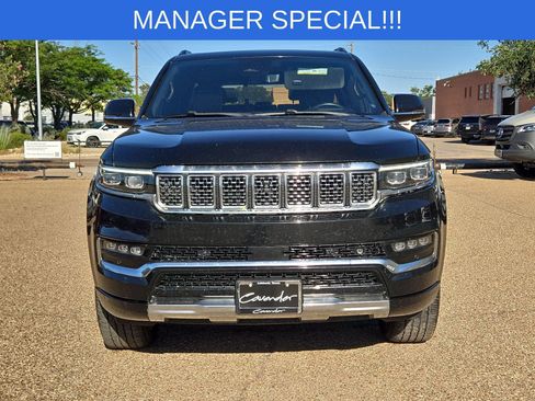 Used 2022 Jeep Grand Wagoneer Series III AWD/4WD image 10