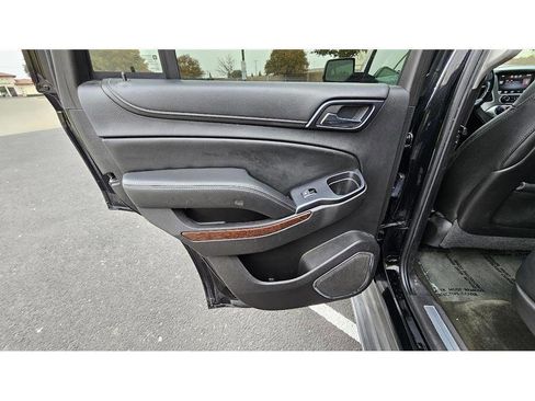 Used 2015 GMC Yukon SLT image 39