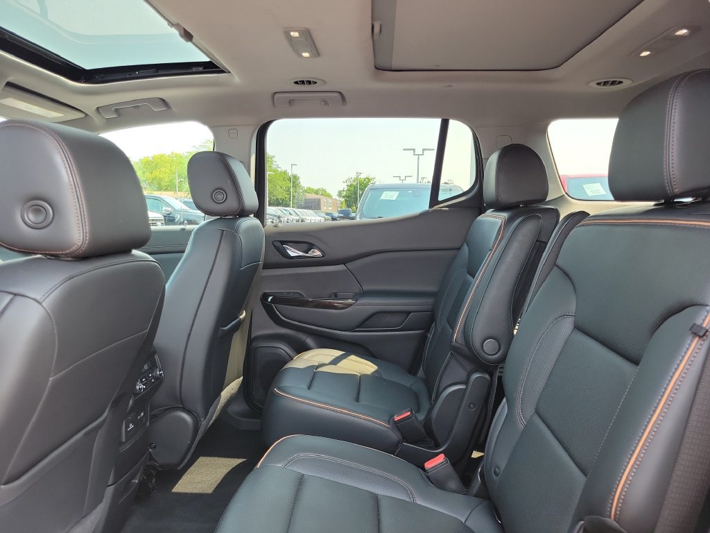 Used 2022 GMC Acadia AT4 w/ Technology Package AWD/4WD image 14