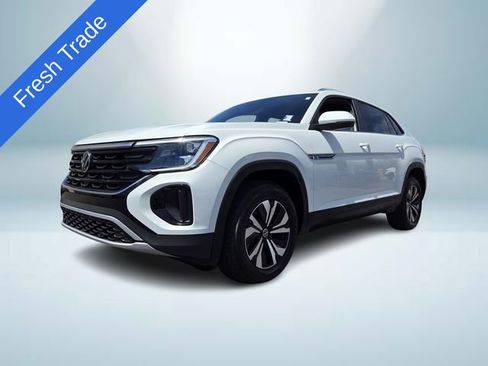 Certified 2025 Volkswagen Atlas Cross Sport SE image 2