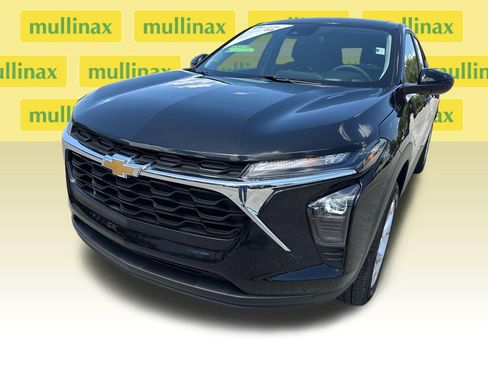 Used 2024 Chevrolet Trax LS w/ LS Convenience Package FWD image 10