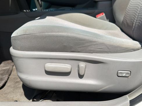 Used 2011 Toyota Camry LE FWD image 15