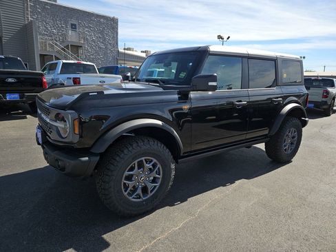 New 2025 Ford Bronco Badlands image 5