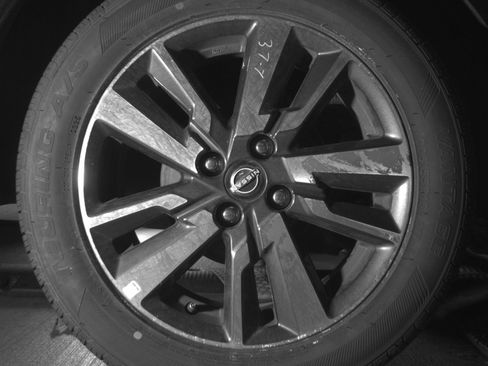 Used 2025 Nissan Versa SV image 15