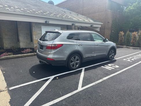 Used 2015 Hyundai Santa Fe Limited w/ Option Group 04 FWD image 4