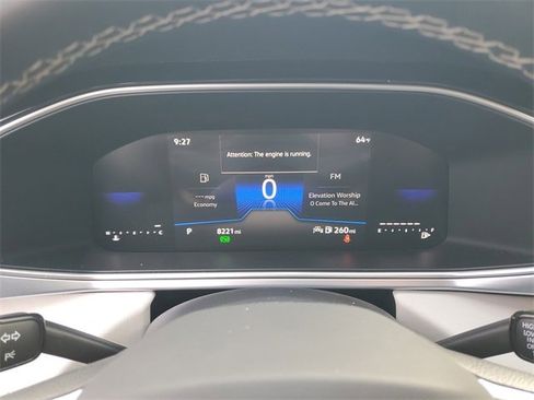 Certified 2025 Volkswagen Taos SE image 22