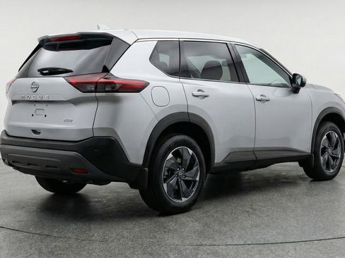 Used 2025 Nissan Rogue SV AWD/4WD image 9