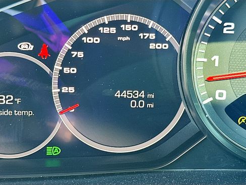 Used 2019 Porsche Cayenne Turbo image 12