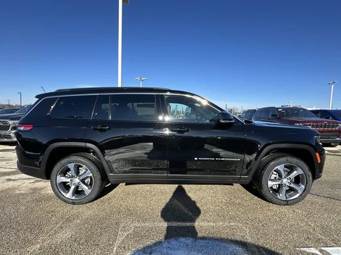 New 2025 Jeep Grand Cherokee L Limited w/ Trailer Tow Package image 6