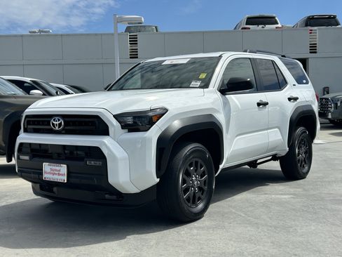 Certified 2026 Toyota 4Runner SR5 AWD/4WD image 6