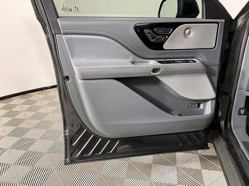 Used 2020 Lincoln Aviator Reserve w/ Equipment Group 201A image 18