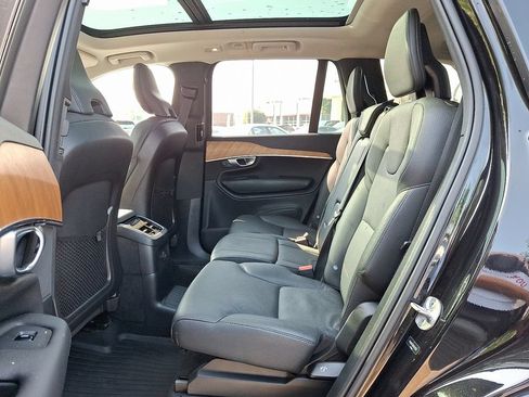 Used 2024 Volvo XC90 T8 Plus w/ Protection Package Premier AWD/4WD image 11