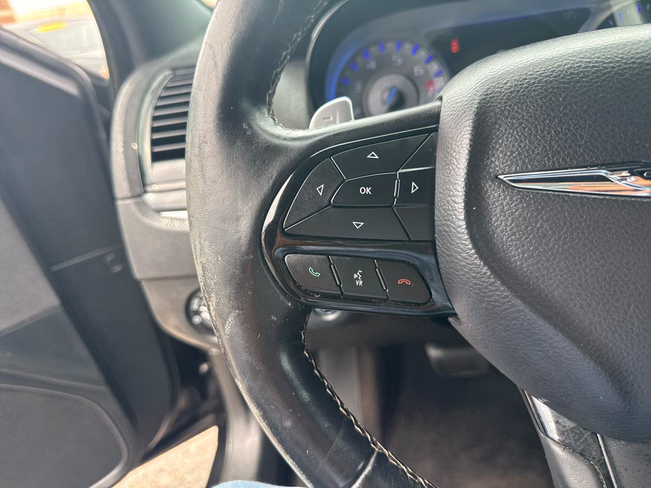Used 2018 Chrysler 300 S RWD image 16
