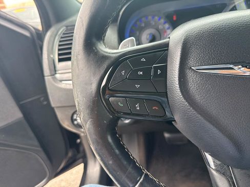 Used 2018 Chrysler 300 S RWD image 16