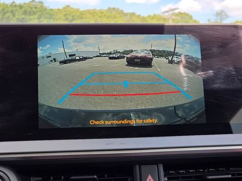 Used 2024 Toyota Prius Prime Premium FWD image 32