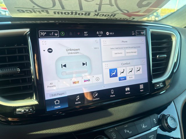 Used 2025 Chrysler Pacifica Select FWD image 26