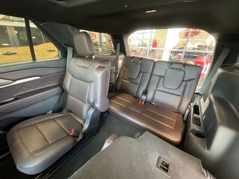 Used 2025 Ford Explorer Platinum w/ LUX Leather Package AWD/4WD image 25