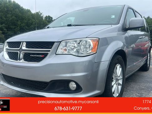 Used 2019 Dodge Grand Caravan SXT image 5