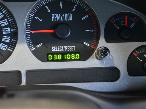 Used 2004 Ford Mustang Mach 1 RWD image 39