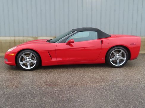 Used 2007 Chevrolet Corvette Convertible w/ Preferred Equipment Group RWD image 6