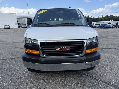 Used 2025 GMC Savana 2500 w/ Driver Convenience Package RWD image 2