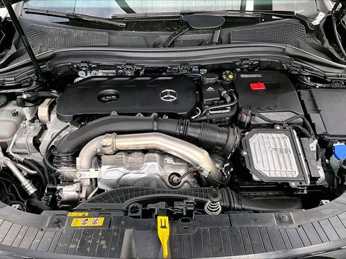 Certified 2025 Mercedes-Benz GLA 250 image 32