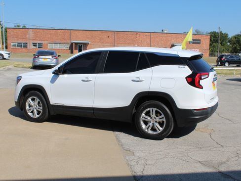 Used 2022 GMC Terrain SLE FWD image 8