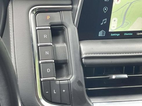 Used 2024 Chevrolet Suburban LT w/ LT Signature Package AWD/4WD image 30