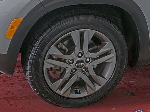 Used 2022 Kia Seltos LX image 10