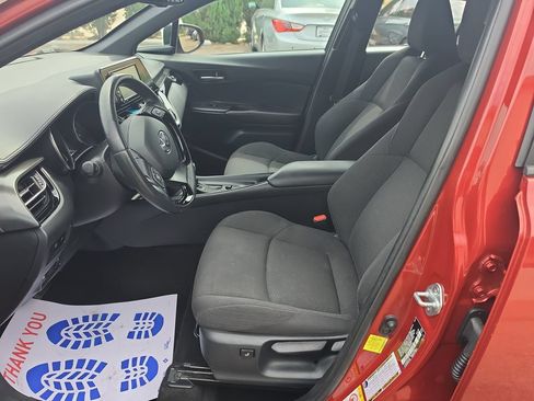 Used 2018 Toyota C-HR XLE FWD image 17