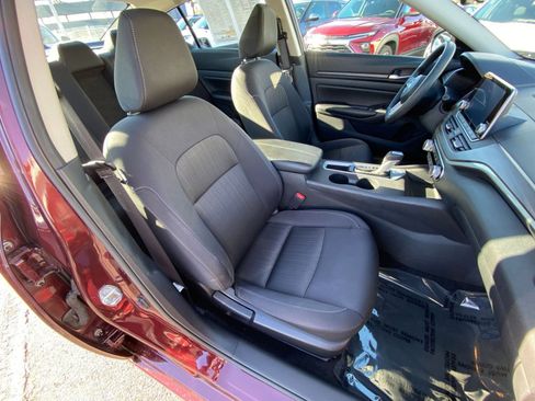 Used 2025 Nissan Altima 2.5 SV image 36