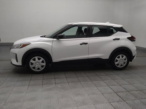 Used 2021 Nissan Kicks S FWD image 2