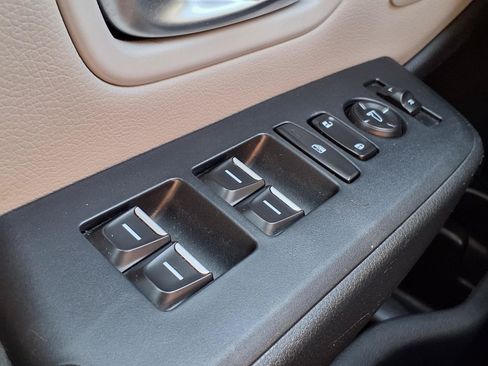 Used 2023 Honda Pilot EX-L image 10