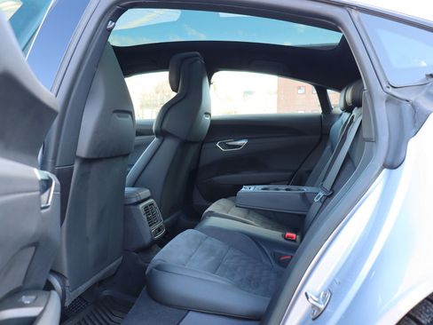 Used 2022 Audi e-tron GT Premium Plus image 14