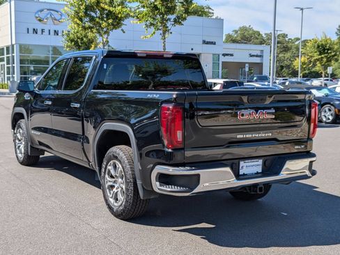Used 2024 GMC Sierra 1500 SLT AWD/4WD image 5
