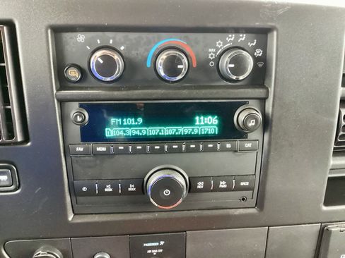 Used 2024 GMC Savana 2500 w/ Driver Convenience Package image 14