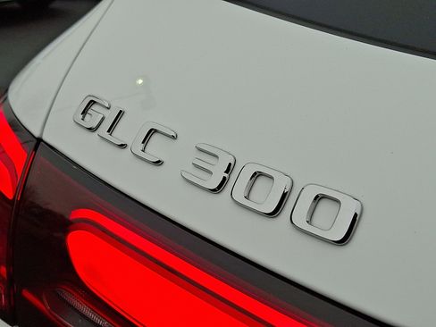 Used 2026 Mercedes-Benz GLC 300 GLC 300 image 24