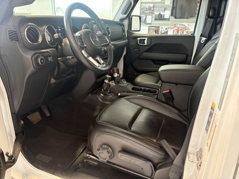 Used 2023 Jeep Wrangler Sahara w/ Cold Weather Group image 7