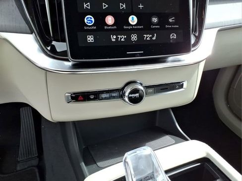New 2026 Volvo XC90 T8 Ultra w/ Protection Package Premier AWD/4WD image 23