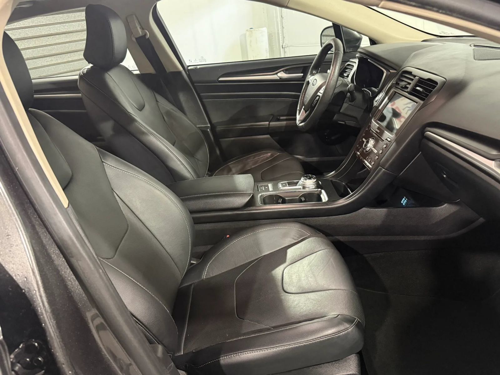 Used 2020 Ford Fusion Titanium FWD image 31