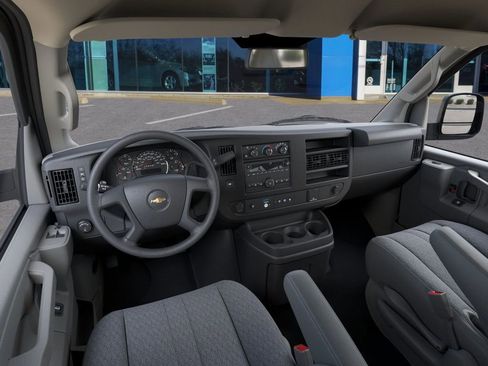 New 2025 Chevrolet Express 3500 Extended image 15