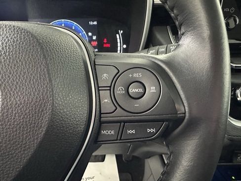 Used 2023 Toyota Corolla Cross XLE image 24