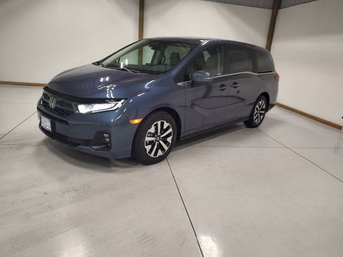 New 2026 Honda Odyssey EX-L image 4